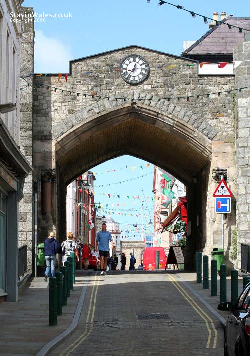 caernarfon town wall