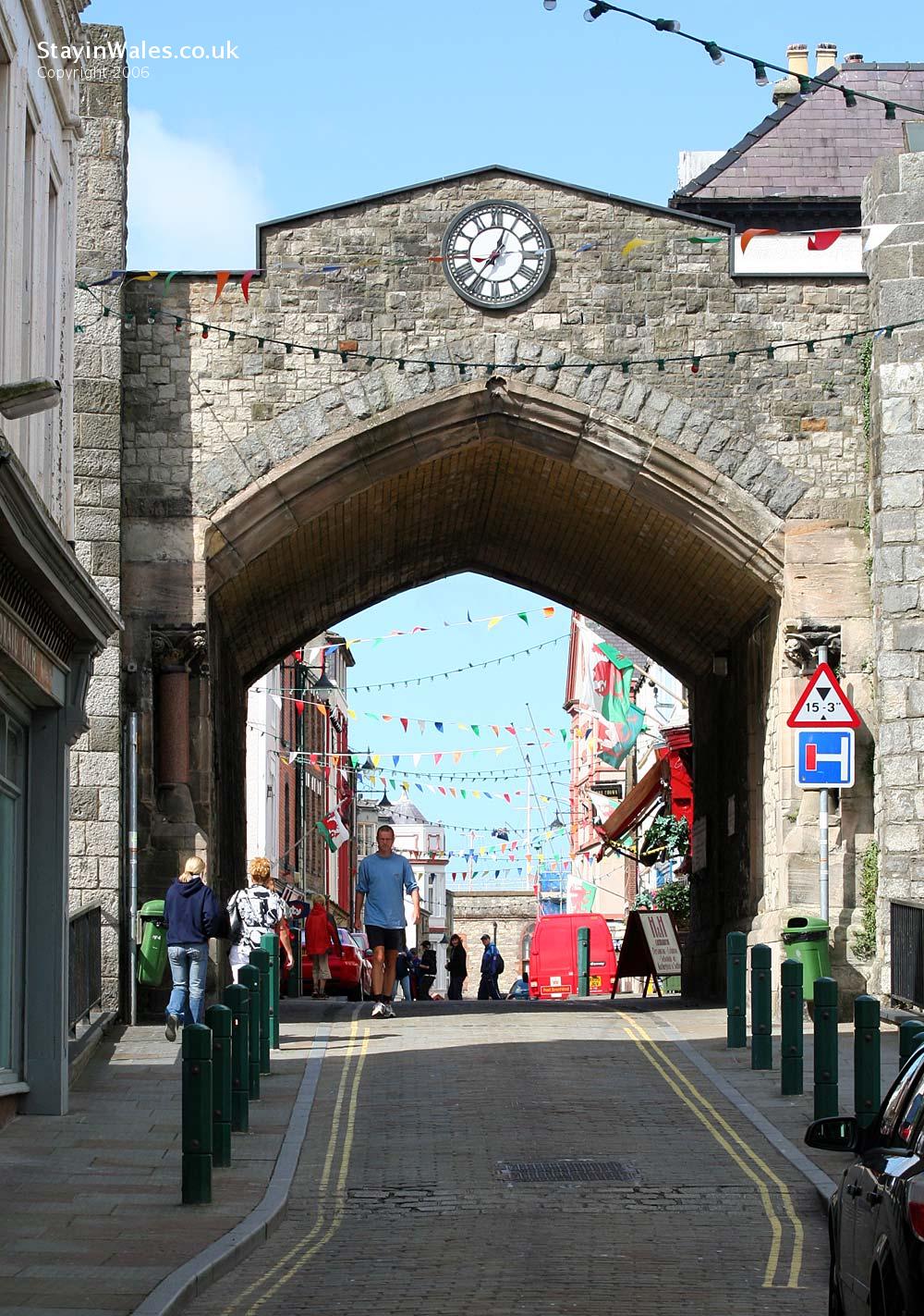 caernarfon town wall