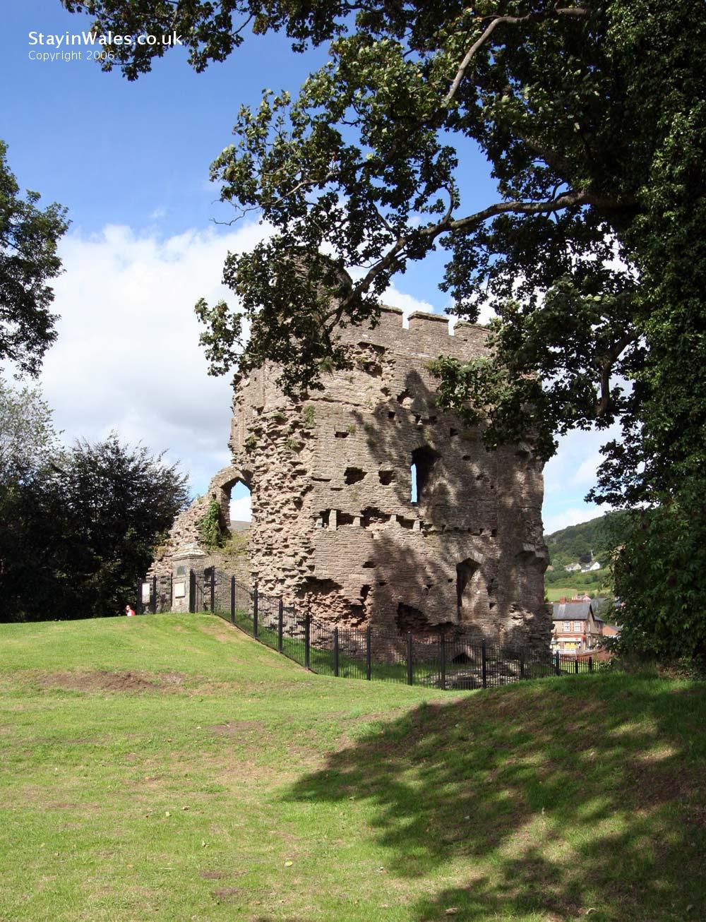 Crickowell Castle