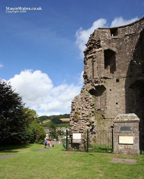 Crickhowell Castle