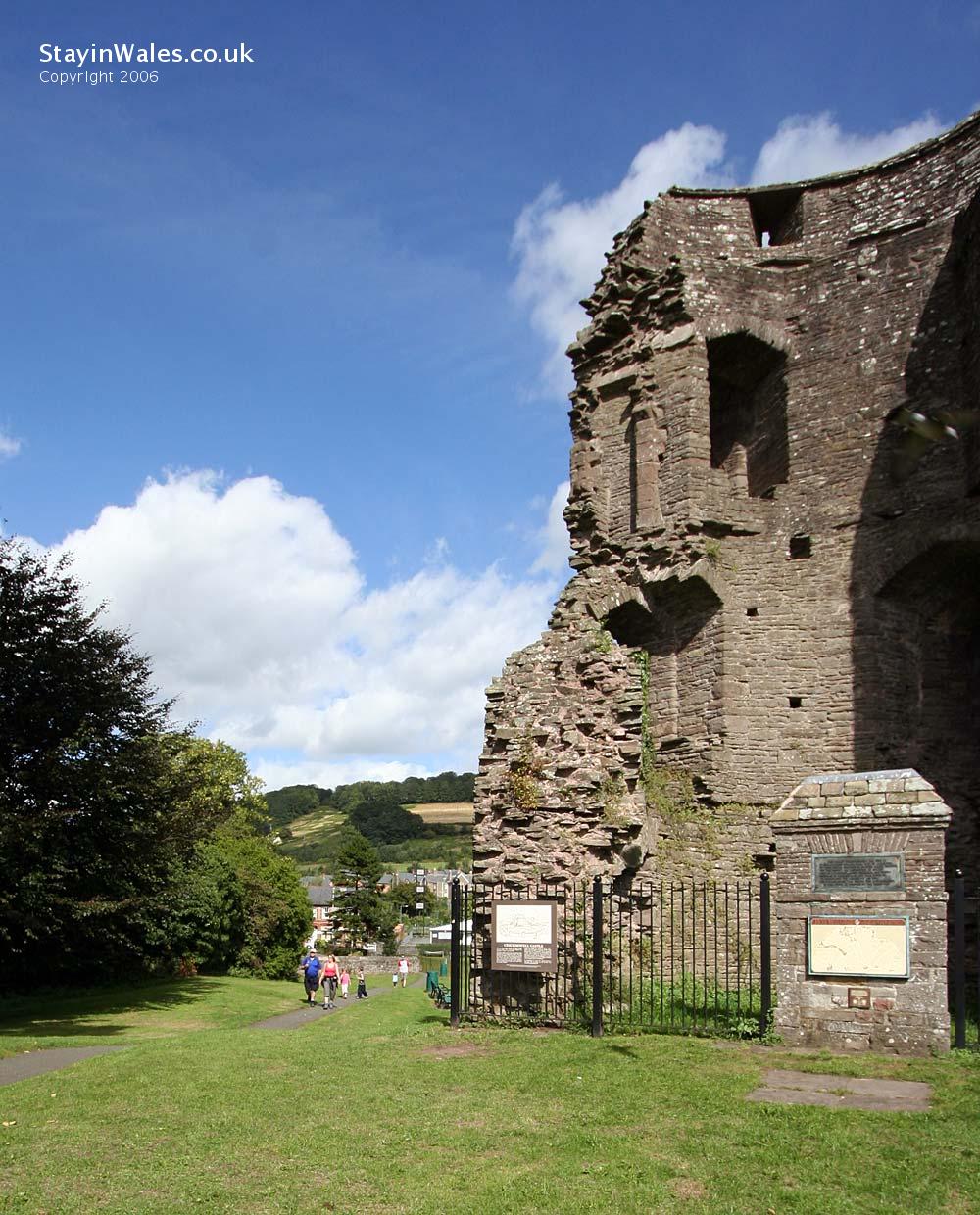 Crickhowell Castle