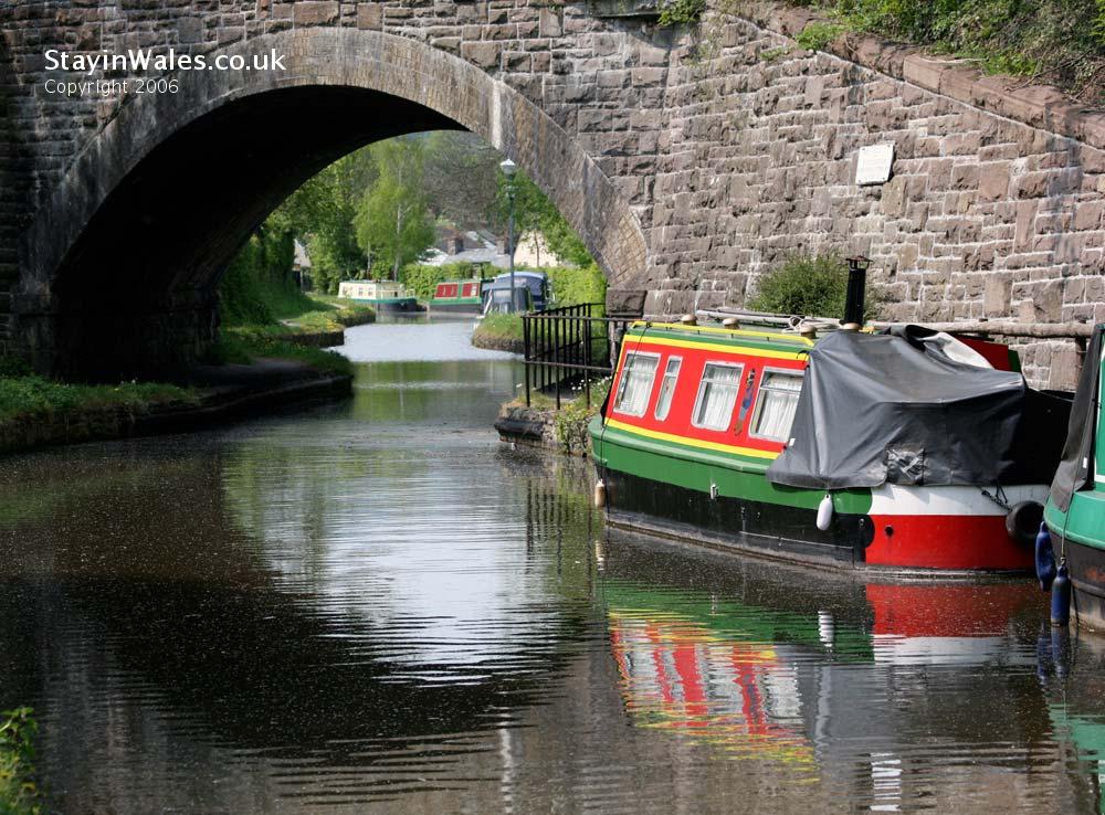 Canal at Govilon