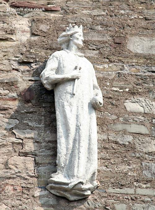 King sculpture Hay-on-Wye