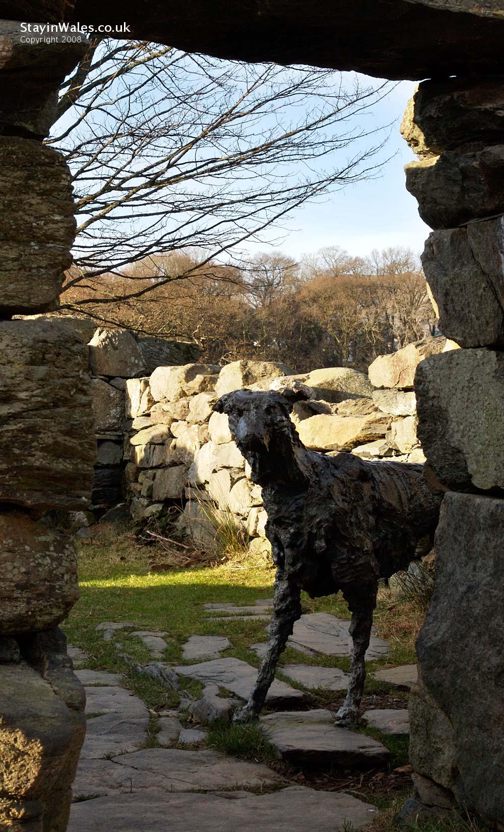 Sclulpture of Gelert, Beddgelert
