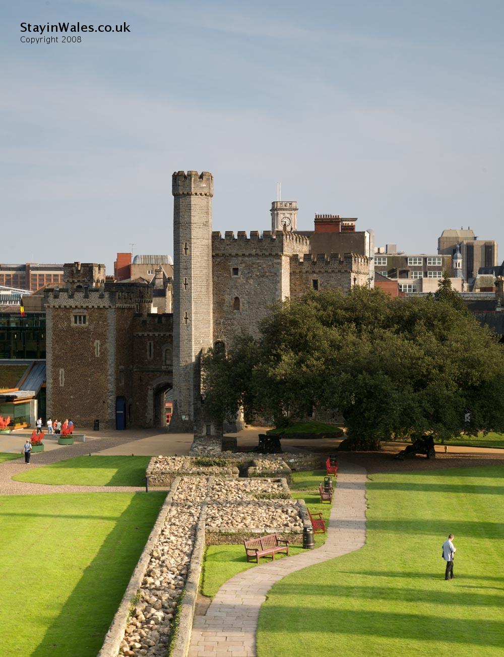 The gatehouse at Cardiff Castle
