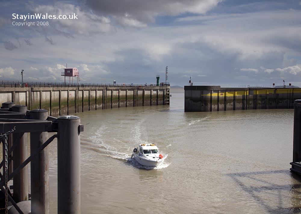 Fishing boat at Cardiff Barrage