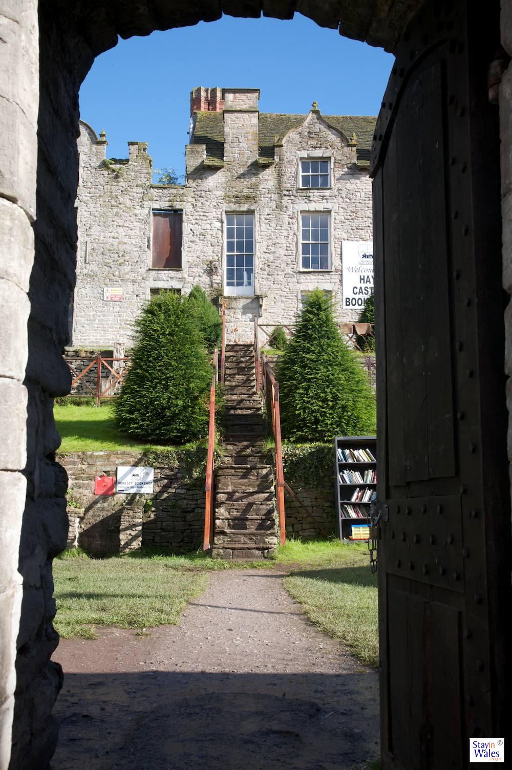 Wall of Books, Hay Castle