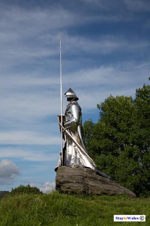 Llywelyn ap Gruffydd Statue