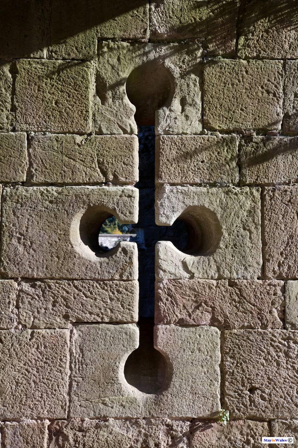 Arrowloop at Raglan Castle