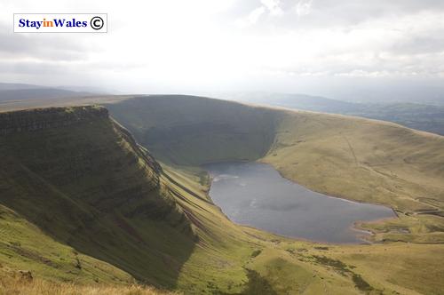 Llyn y Fan Fach, Llanddeusant