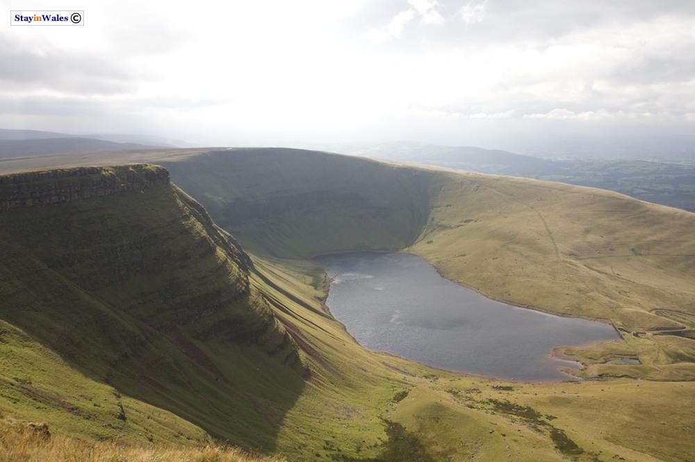 Llyn y Fan Fach, Llanddeusant
