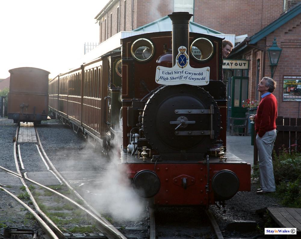 Talyllyn tailway train, Tywyn