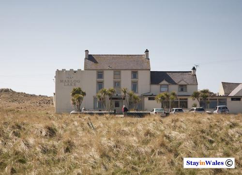 Maelog Lake Hotel at Rhosneigr