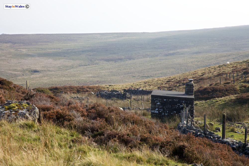 Llyn Arenig Fawr Bothy