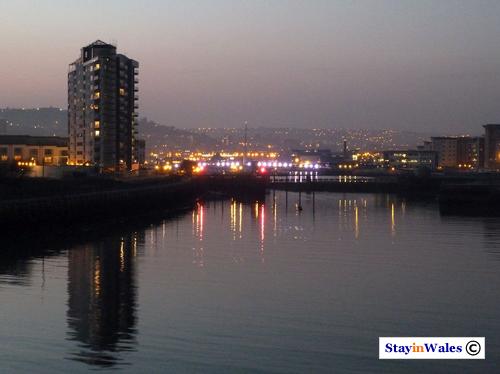 Swanse Harbour at dusk