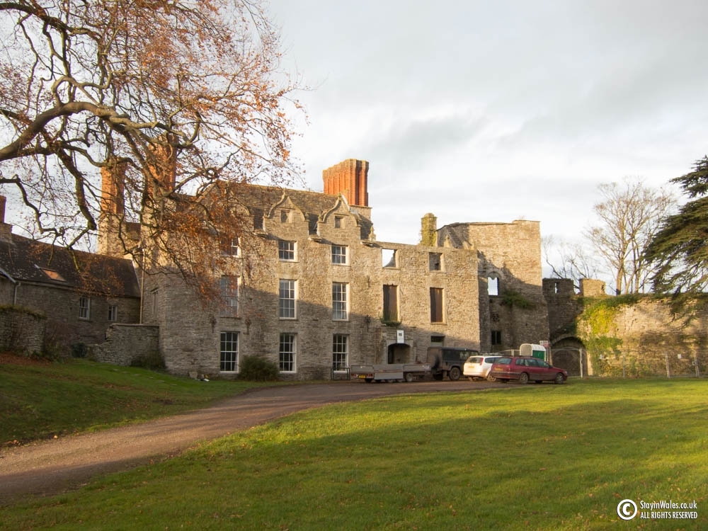 Hay Castle tower and mansion