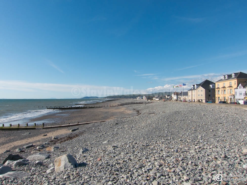 Sunny day at Borth