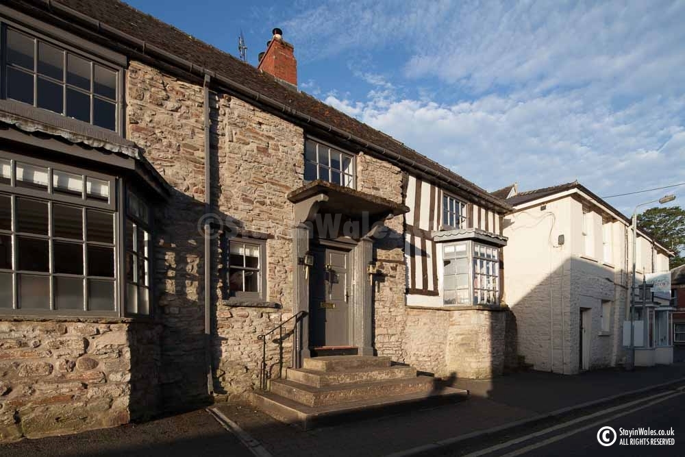 The Bear at Hay