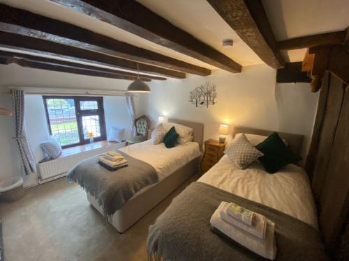 Twin bedroom
