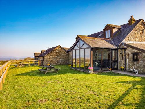 Clyne Farm Centre - The Old Schoolroom Self-Catering