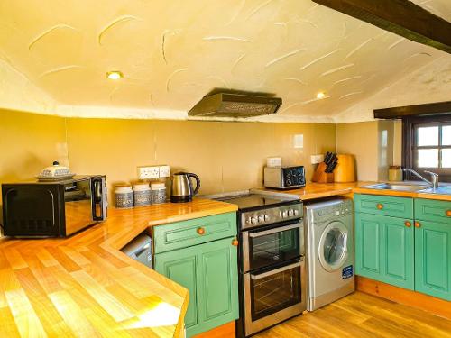 Clyne Farm Centre - The Old Schoolroom Self-Catering Cottage