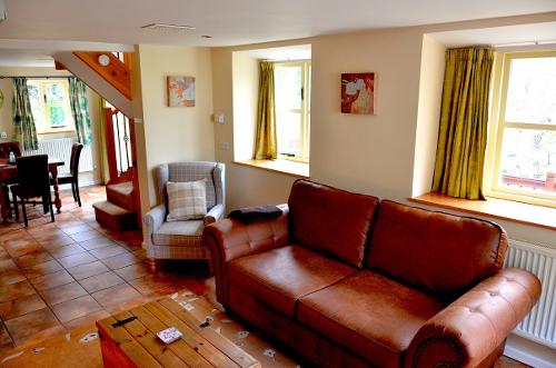 Cottage Lounge