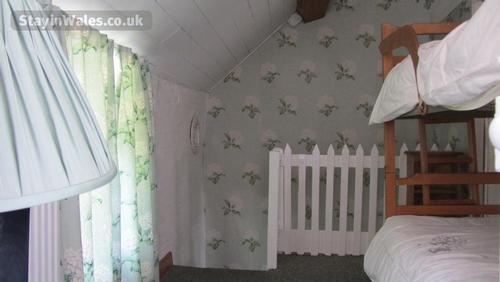 Second Bedroom - Twin Bunkbeds