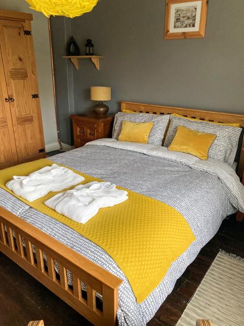 Cosy double bedroom