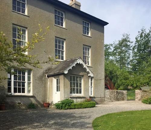 Cantref House