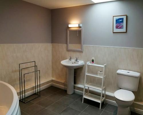 Main bathroom