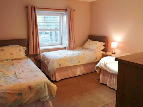 Twin bedroom