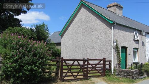Parking next to cottage