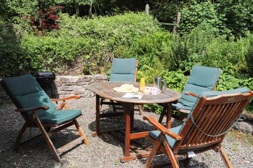 Garden terrace & barbecue