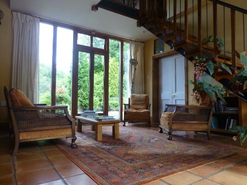 Entrance hall lounge area