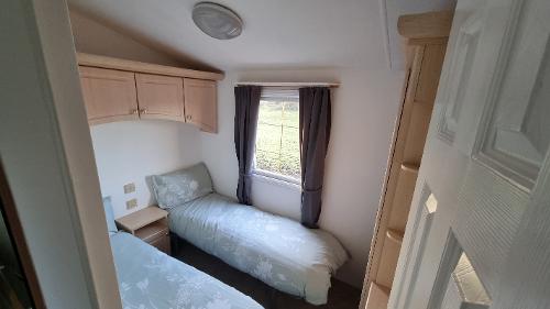 Twin bedroom