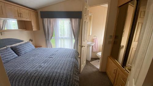 King size bed