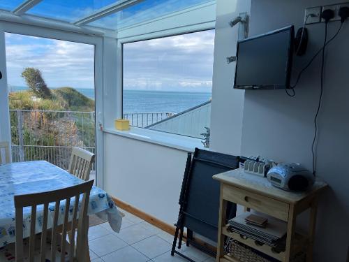 Breakfast room with sea view