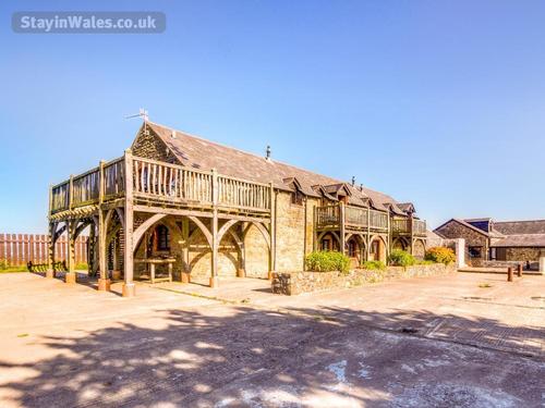 Clyne Farm Centre - Rear Courtyard