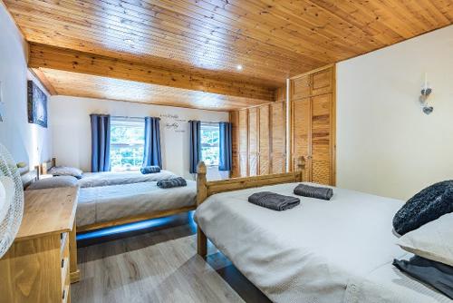 Middle Bedroom