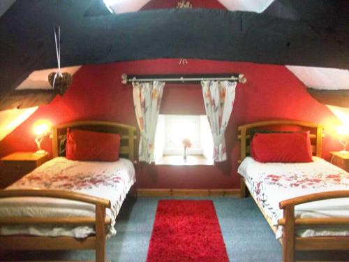 Seond floor twin bedroom