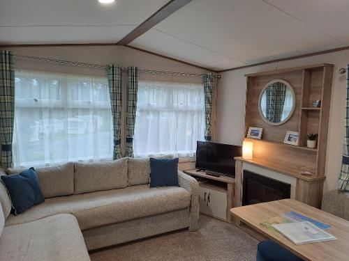 Pine Caravan Lounge