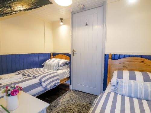 Twin Bedroom