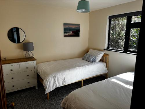 Twin bedroom