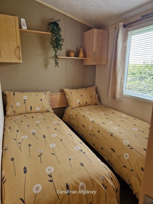 Twin room 2