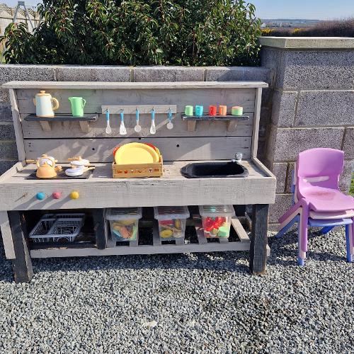 Play kitchen