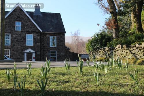 Bryn Du