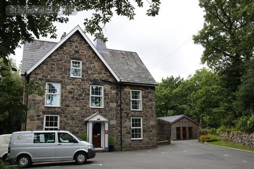 The Bryn Du Mountain Centre
