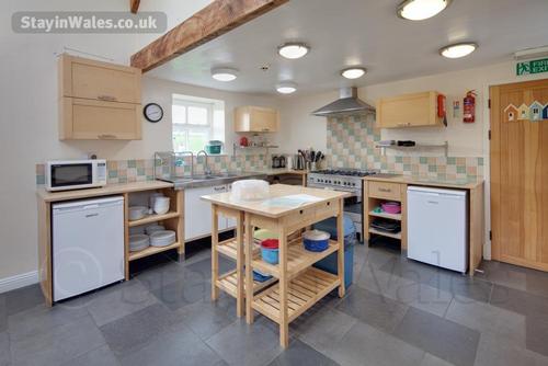 Spacious and fully equipped kitchen