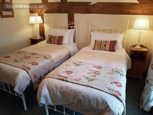 Ysgubor Twin Bedroom
