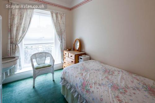 First floor single bedroom